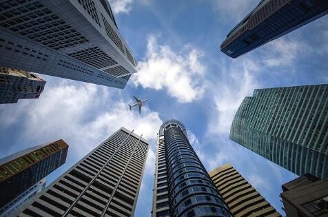 深圳视频制作预算深度解析：5万至80万，领视传媒如何定义不同档位的品牌价值与产出差异