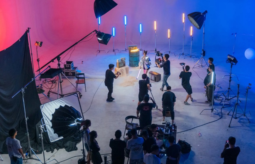 制造业如何“突围”？工厂企业宣传片制作是获取大客户订单的关键